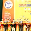 第23届越南河内国际医药制药、医疗器械展览会的开幕式。（图片来源：vietnammedipharm.vn） 