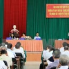 越南国会代表接触同奈省选民。（图片来源：越通社）