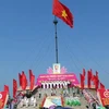 “统一江山”升旗仪式在广治省隆重举行。