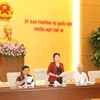 国会主席阮氏金银在会议上发表讲话。（图片来源：越通社）
