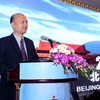 北京市旅游发展委员会代表在推介会上发表讲话（图片来源：越通社）