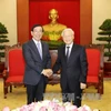 越共中央总书记阮富仲会见韩国总统特使朴元淳。