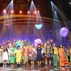 参加东盟青少年（Asean）大联欢文艺晚会的艺术演员合影（图片来源：http://vtv.vn）