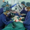 越南为一名皮肤癌患者成功实施面部整形手术。​（图片来源：越南人民报）