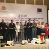 欧盟各国同越南签署联合宣言。
