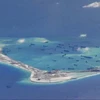 中国在越南围巾环礁进行非法的填海活动。