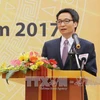 越南政府副总理武德儋在中央结核病医院建院60周年庆典上发表讲话。