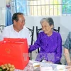 政府副总理张和平造访朔庄省优抚家庭。（图片来源：越通社）