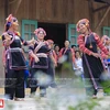 布达乡拉胡人文艺队练习传统鼓舞。本报记者 越强 摄