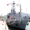 美国海军舰船探访越南。