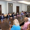 河内市人民议会主席阮氏碧玉一行与保加利亚索非亚市议会议长卡洛扬沙皇举行会谈。