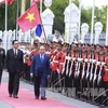 越南政府总理阮春福与泰国总理巴育·占奥差举行会谈