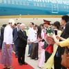 越共中央总书记阮富仲抵达缅甸国际机场。（图片来源：越通社）