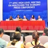 APEC第七次卫生与经济高级别会议结束后的新闻发布会全景。