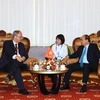 越南政府总理阮春福会见德国驻越大使克里斯蒂安•贝格尔。（图片来源：越通社）