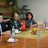 越南驻捷克大使胡明俊会见北摩拉维亚州州长弗德拉克。
