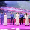 “我爱河内”活动启动仪式中的文艺表演节目。（图片来源：http://tuoitrethudo.vn）
