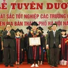 河内市最优秀大学毕业生表彰大会。（图片来源：越通社） 