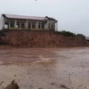 连日来越南多地遭遇暴雨洪水灾害造成重大人员和财产损失。