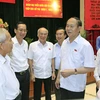 越南国家主席陈大光接待胡志明市选民。