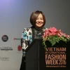 越南国际时装周（VIFM）创始人黎氏琼庄在2016年越南国际时装周活动上发言。（图片来源：因特网）