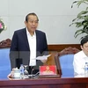 越南政府副总理张和平在会议上发表讲话。
