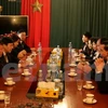 越南谈判代表团访问越南驻捷克大使馆。