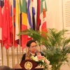 印度尼西亚外长雷特诺在新闻发布会上发言。
