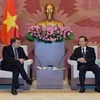 越南国会副主席冯国显会见美国埃克森美孚公司副总裁格林伍德