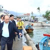 阮春福总理视察庆和省各地灾后恢复重建工作情况