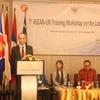 德国驻印度尼西亚副大使Hendrik Barkeling在会议上发言。（图片来源：越通社）
