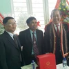 越南领导代表向信教群众致以圣诞祝福