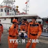 越方及时营救海上遇险的两名外籍水手