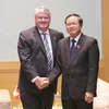 越南国会副主席杜伯巳会见加拿大议会代表团