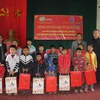 韩国国际饥饿对策机构向贫困户和橙毒剂受害者赠送春节慰问品