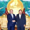  越南政府总理阮春福会见老挝领导人