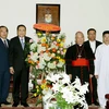 越南祖国阵线中央委员会主席陈青敏复活节期间开展走访慰问活动 