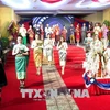 在承天顺化省的老挝留学生欢度传统新年