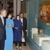 伊朗伊斯兰共和国议会议长阿里•拉里贾尼参观越南历史文化遗迹。（图片来源：越通社）
