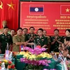 河静省边防部队同老挝甘蒙省军事指挥部和安全厅举行会谈