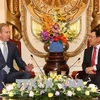 越南政府副总理兼外长范平明会见世界经济论坛执行董事博尔格·布伦德