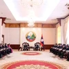 老挝领导人高度评价越南内务部干部管理经验