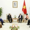 阮春福总理会见正在访问越南的阿尔及利亚外交部长。（图片来源：越通社）