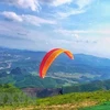 2018年广宁省滑翔伞比赛吸引国内81名运动员参加