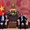 越南国会副主席冯国显会见澳大利亚议员代表团
