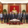 越共中央总书记阮富仲会见老挝国会副主席森暖