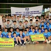 越南泰山南在AFC Futsal俱乐部锦标赛夺季军回国受到热烈欢迎