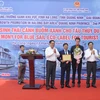 广宁省下龙湾的两艘旅游船荣获绿帆生态标志和证书