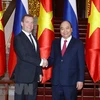阮春福总理同俄罗斯总理梅德韦杰夫举行会谈