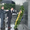 俄罗斯总理梅德韦杰夫结束对越南的正式访问